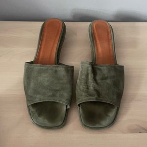 L’Intervalle - Mule Sandals with Short Heel - Green